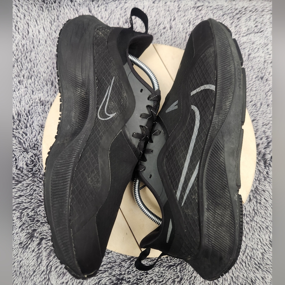Nike Air Zoom Pegasus 37 Shield Triple Black Running Shoes Mens Size 9.5 - Picture 6 of 9